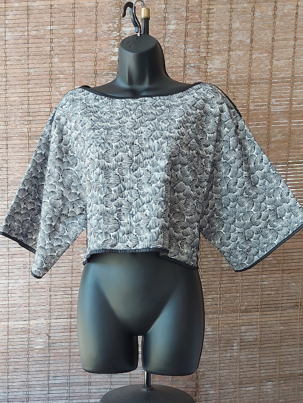 Zara Black and White Floral-Textured Cropped Top